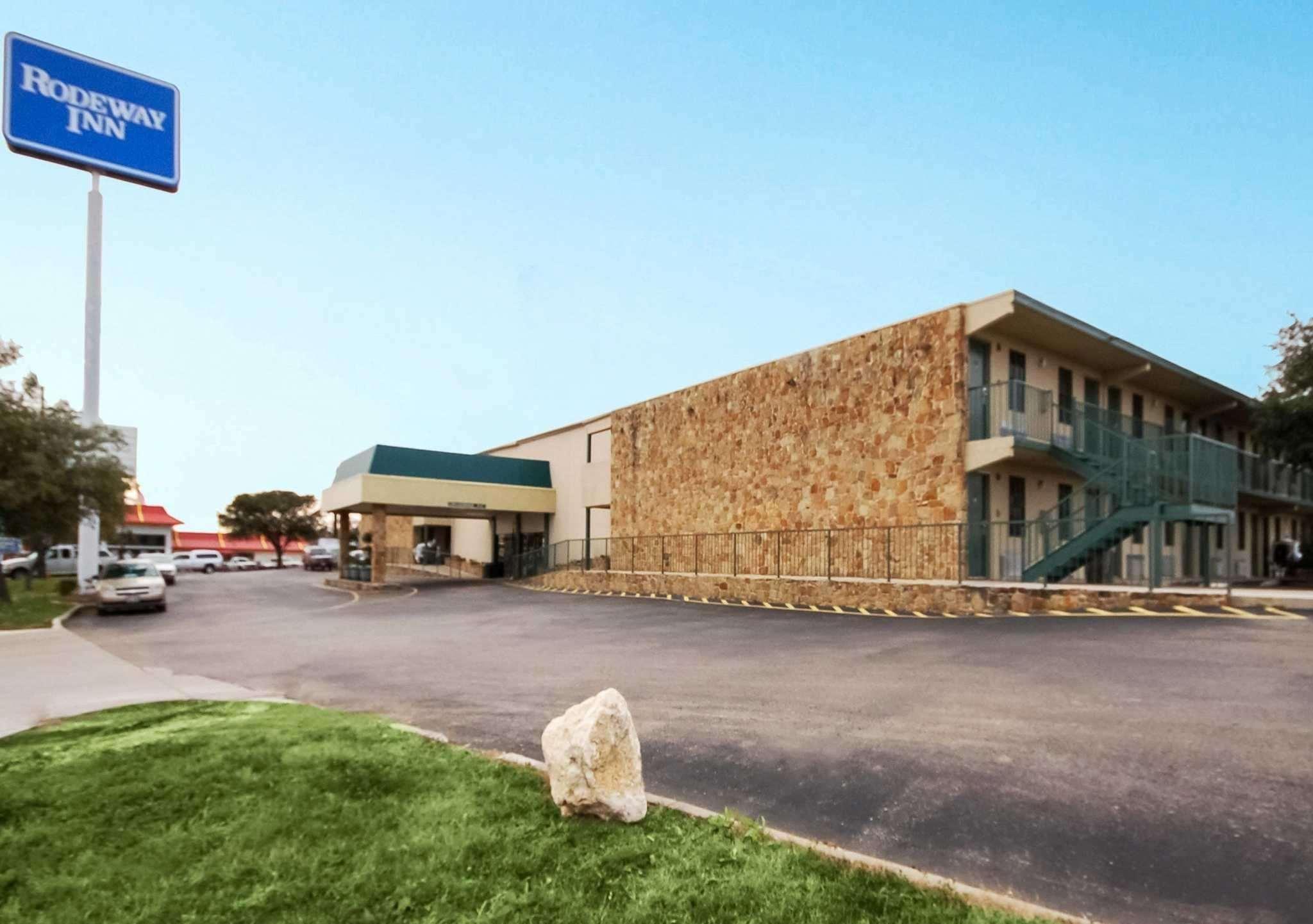 Rodeway Inn New Braunfels Exteriör bild