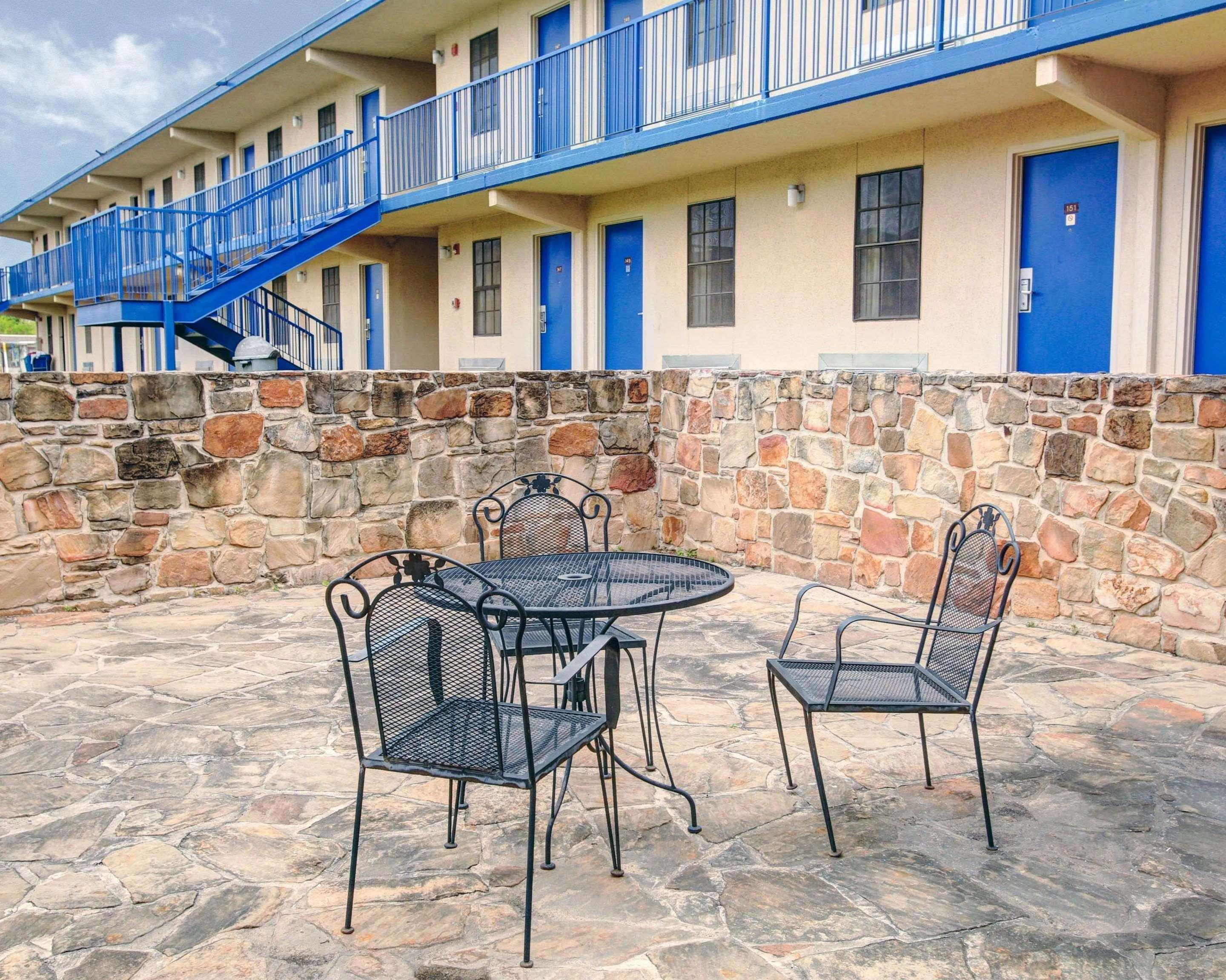 Rodeway Inn New Braunfels Exteriör bild